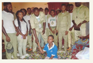 Enugu Corpers Donate Money To 14-Year-Old Girl Who Had Her Leg Amputated